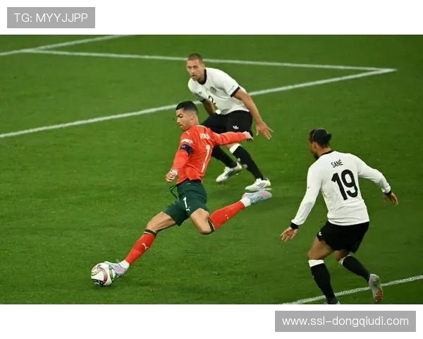 法甲场均观众增加8000人，五家俱乐部场均超3.5万人